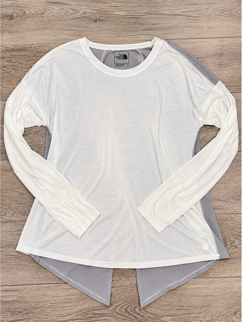 The North Face Women's Long Sleeve T-Shirt Size S White Gray